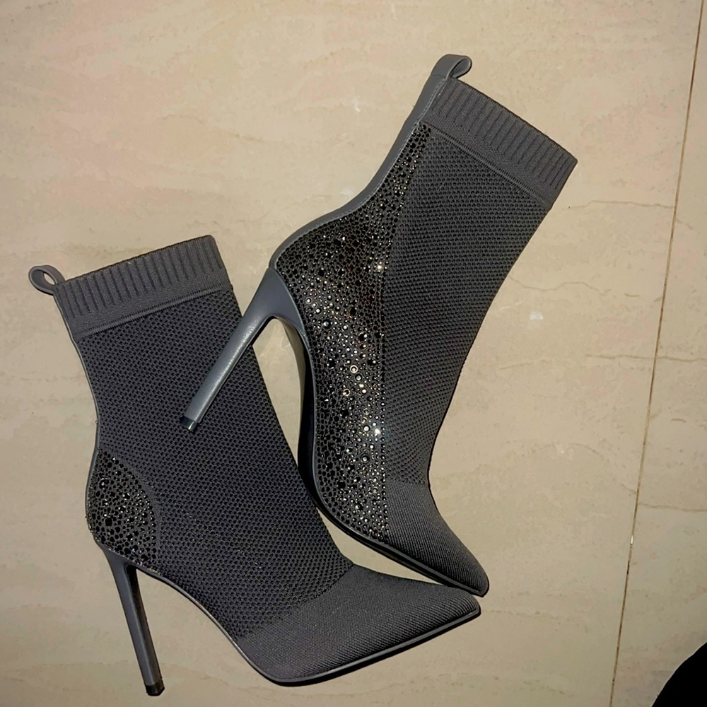 Women’s STEVE MADDEN BOOTIE HEELS